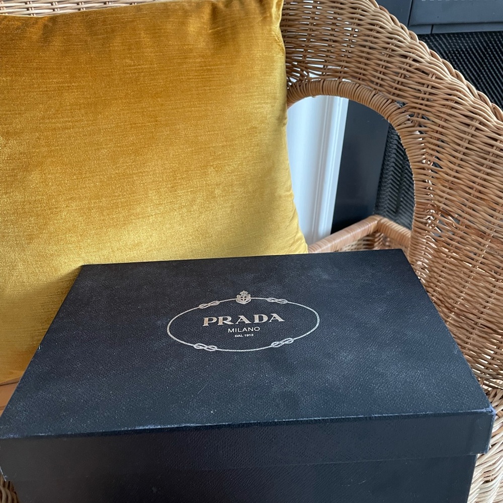 Limited edition PRADA - Picture 4 of 9